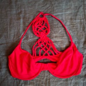 FRANKIE’S BIKINIS red bikini top